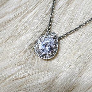 Beautiful Pear Shaped Faux Diamond Necklace